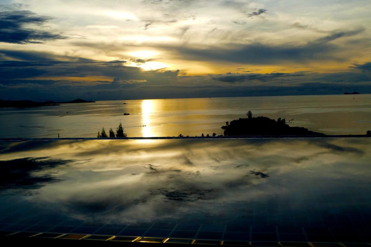 Unique Boutique Resort Bang Rak Beach  Exteriör bild